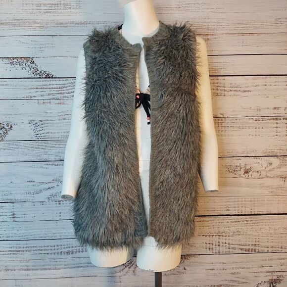 Woman's Small Vest  - Picture 2 of 15